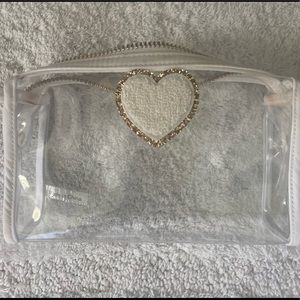 Stony clover travel pouch in blanc